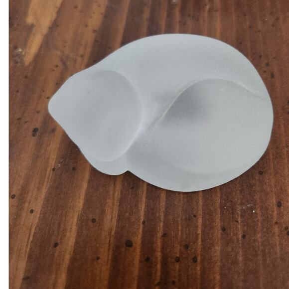 Vintage Frosted Lead Crystal Glass Cat Paperweight‎ Hallmark 1976 Taiwan - Picture 1 of 4